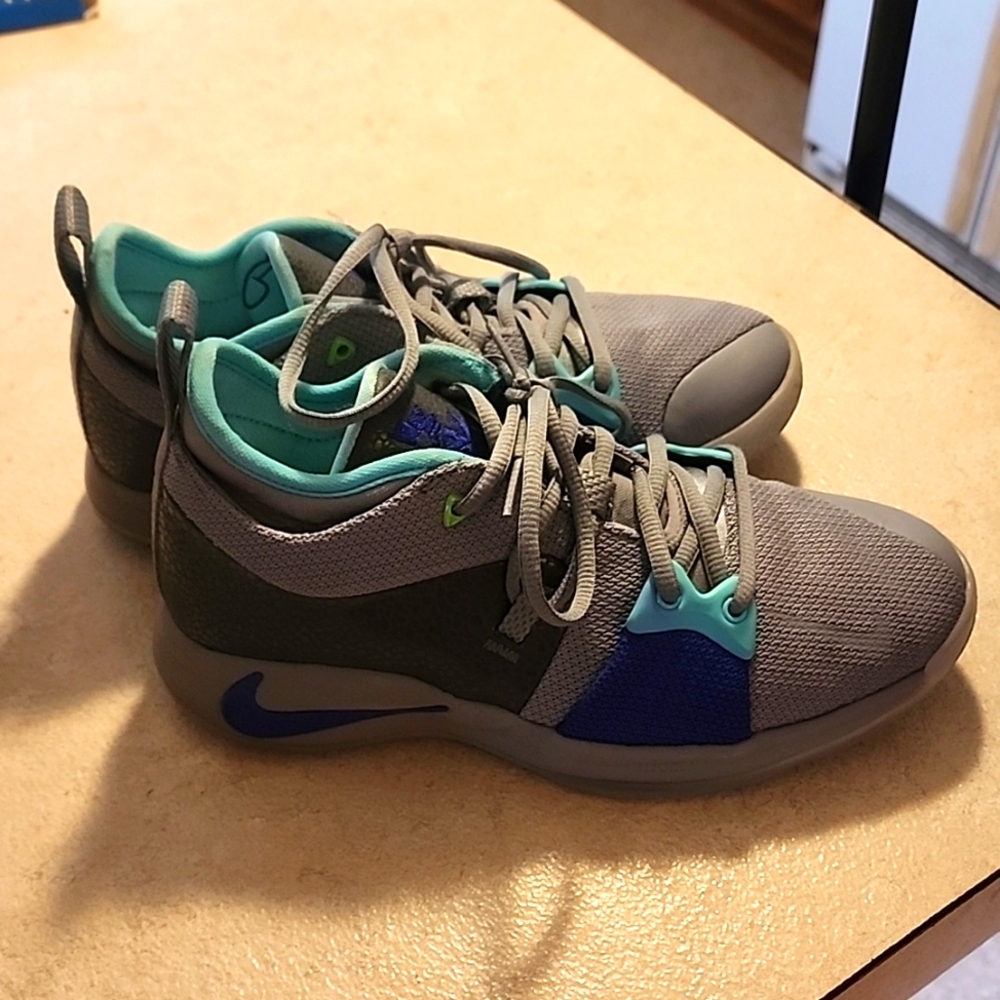 Paul George Nike Shoes Size 6Y